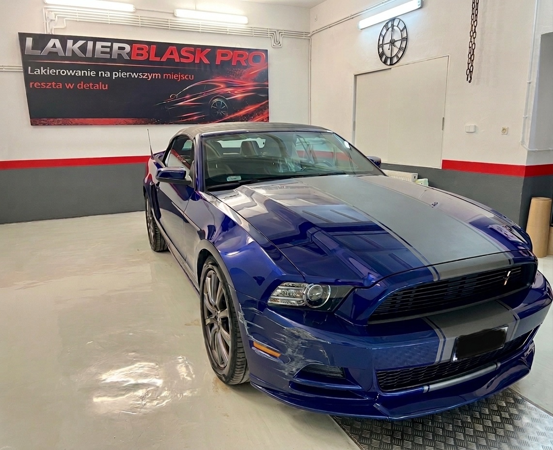 Ford Mustang — naprawa przedniego zderzaka — stan przed naprawą